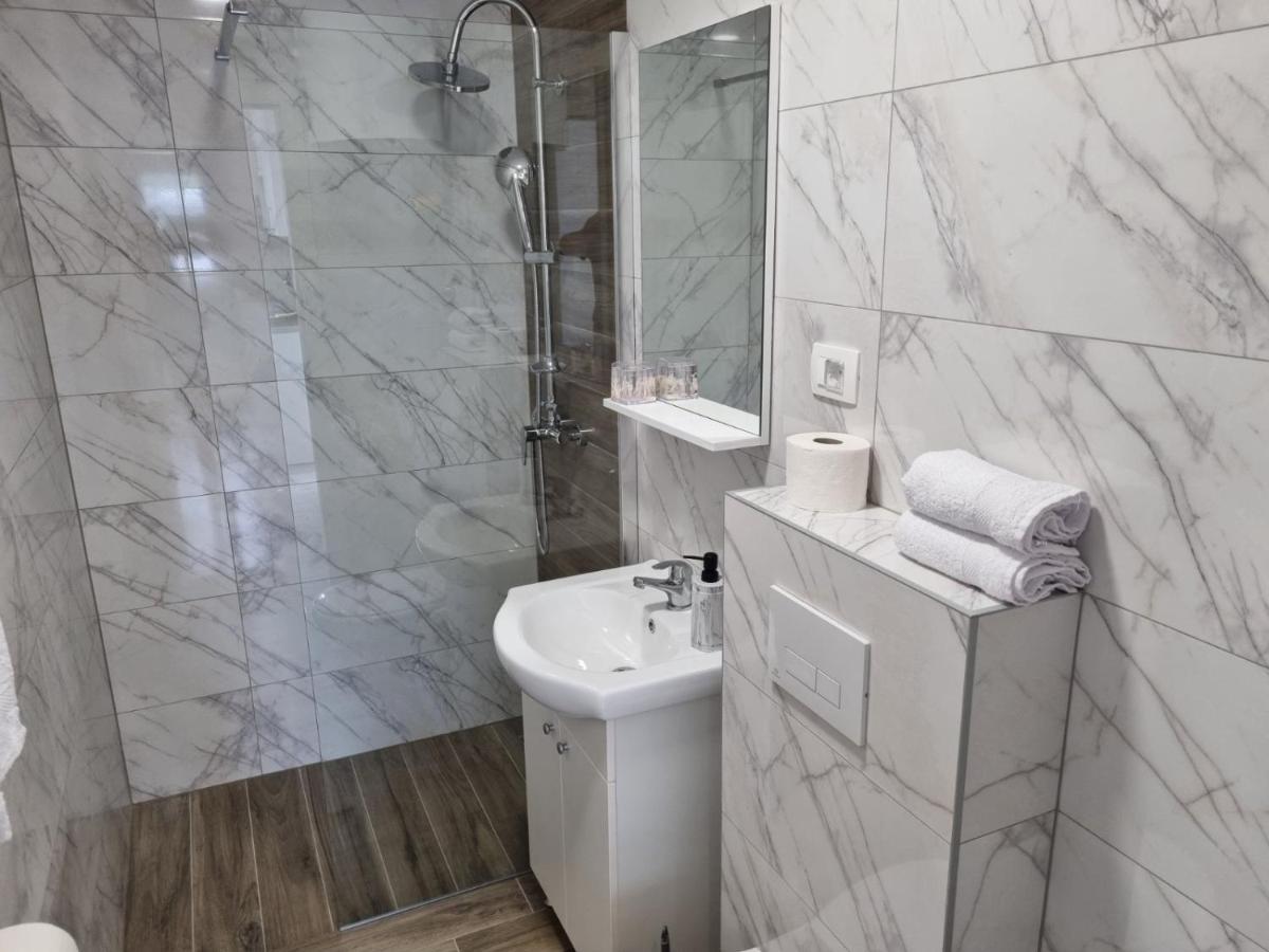 Apartmani Tolj Makarska Exterior foto