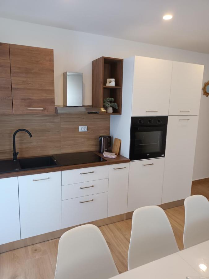 Apartmani Tolj Makarska Exterior foto