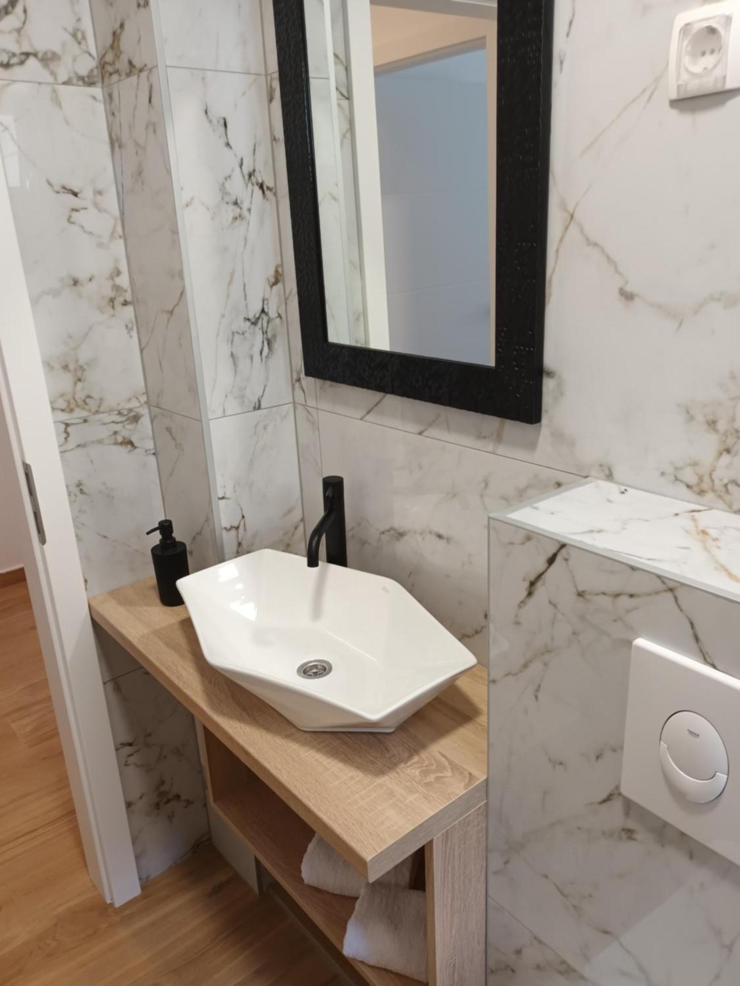 Apartmani Tolj Makarska Exterior foto