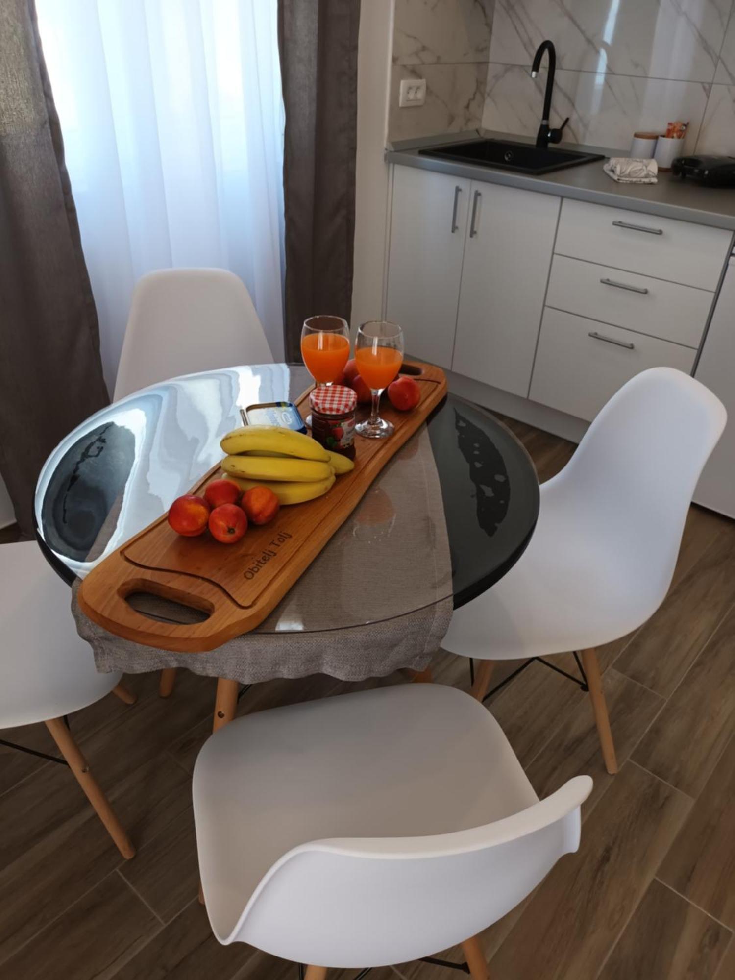 Apartmani Tolj Makarska Exterior foto