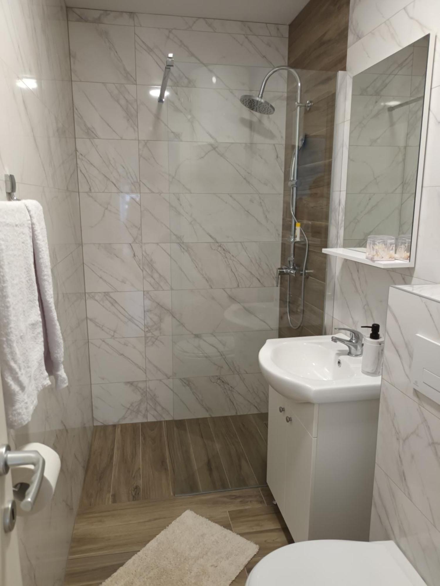 Apartmani Tolj Makarska Exterior foto